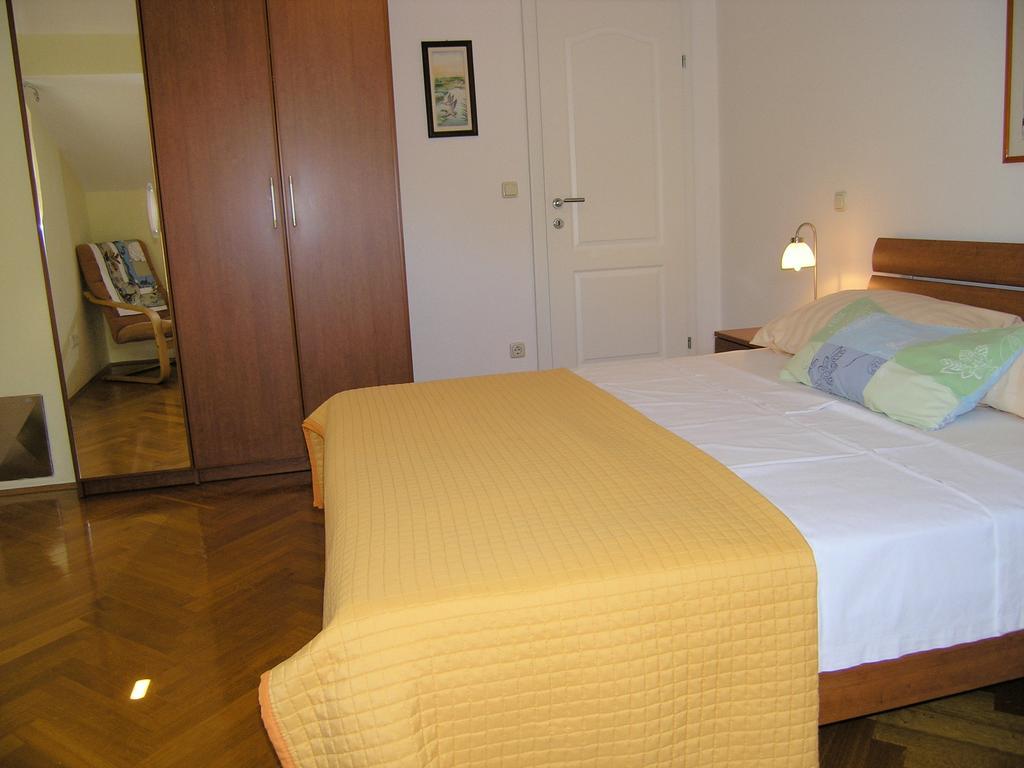 Apartments Kristina Krk Town Εξωτερικό φωτογραφία