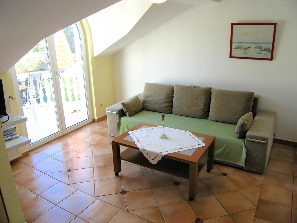 Apartments Kristina Krk Town Εξωτερικό φωτογραφία