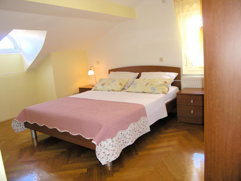 Apartments Kristina Krk Town Εξωτερικό φωτογραφία
