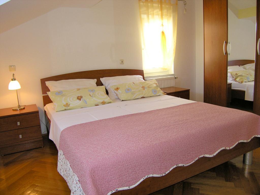 Apartments Kristina Krk Town Εξωτερικό φωτογραφία