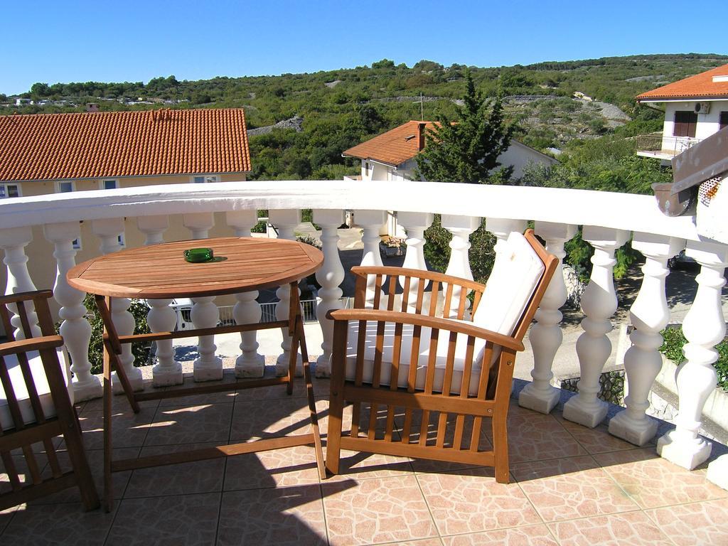 Apartments Kristina Krk Town Εξωτερικό φωτογραφία