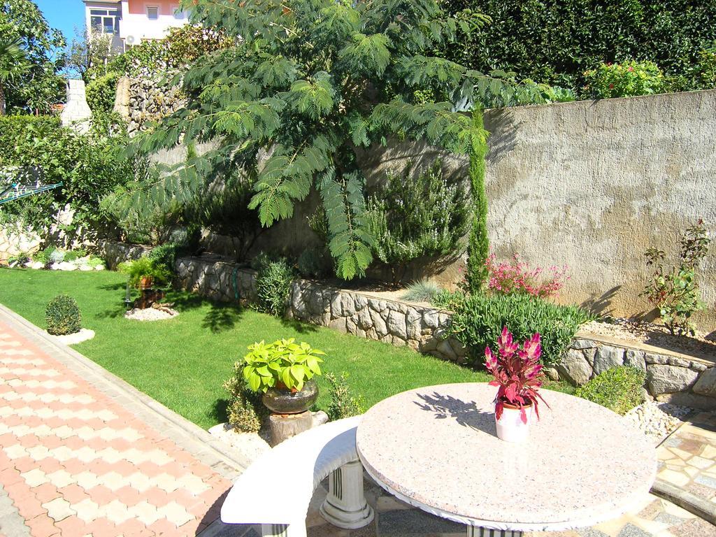 Apartments Kristina Krk Town Εξωτερικό φωτογραφία