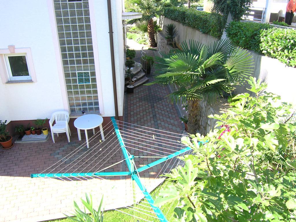 Apartments Kristina Krk Town Εξωτερικό φωτογραφία