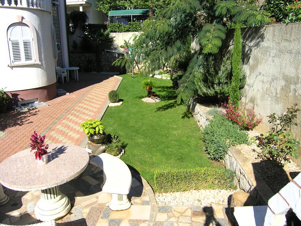 Apartments Kristina Krk Town Εξωτερικό φωτογραφία