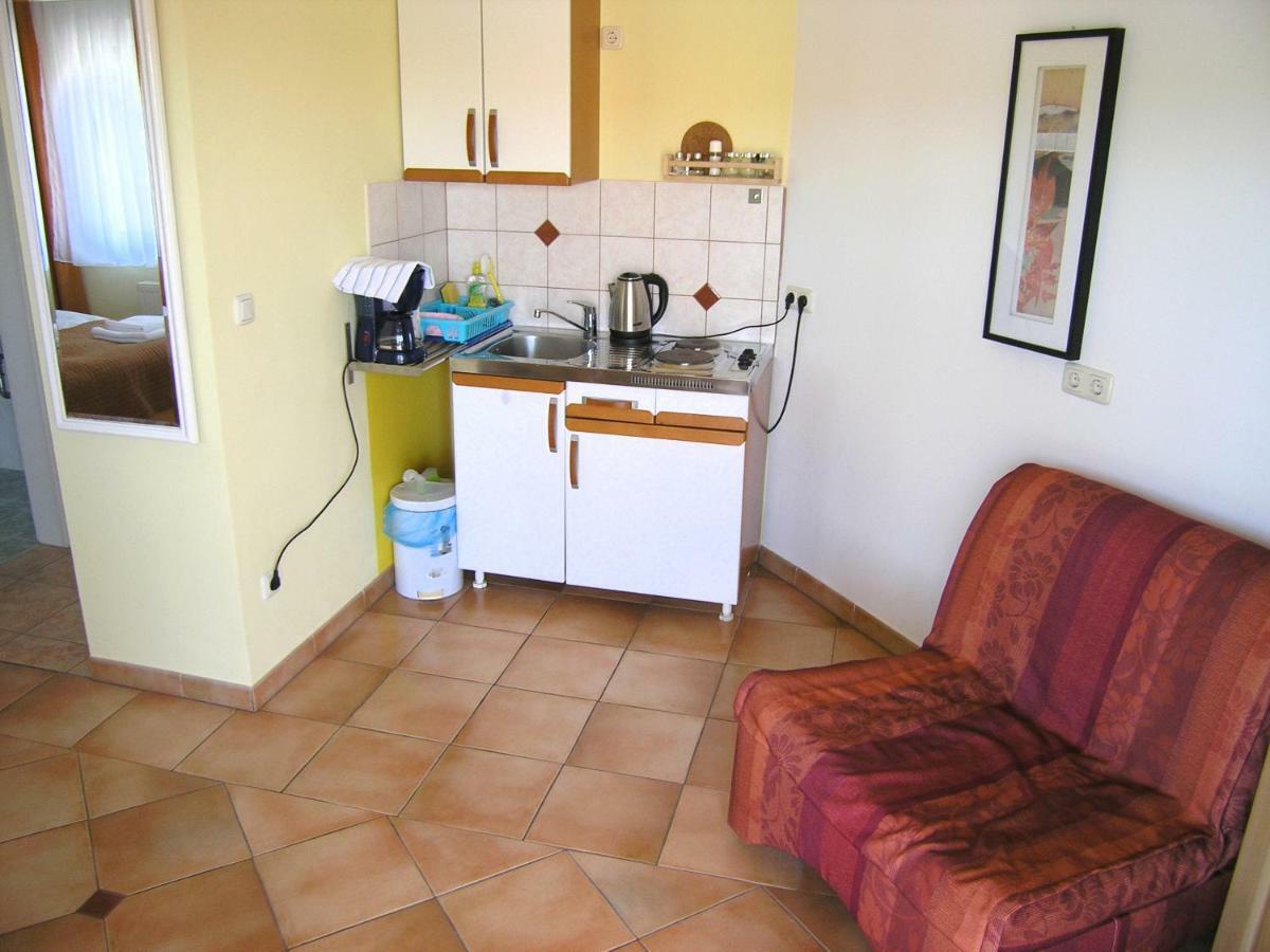 Apartments Kristina Krk Town Εξωτερικό φωτογραφία