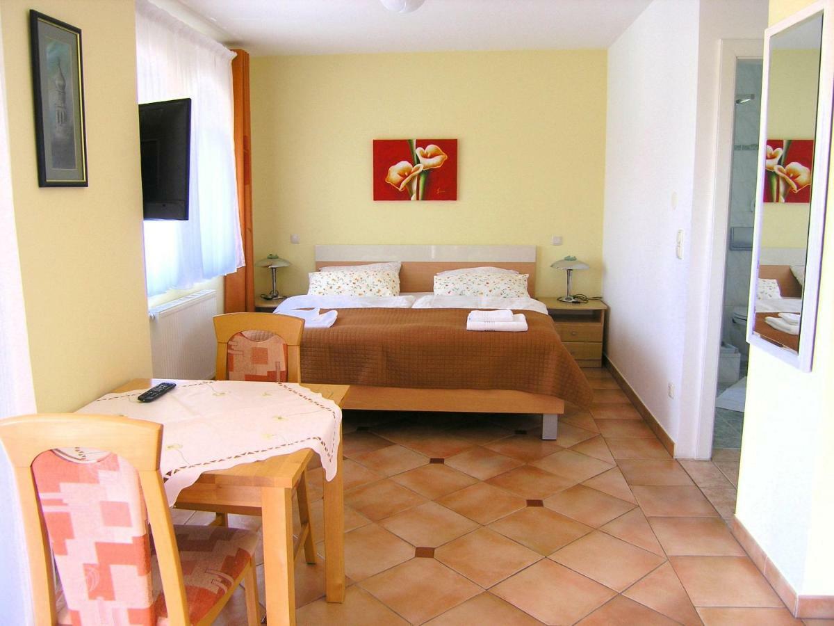 Apartments Kristina Krk Town Εξωτερικό φωτογραφία