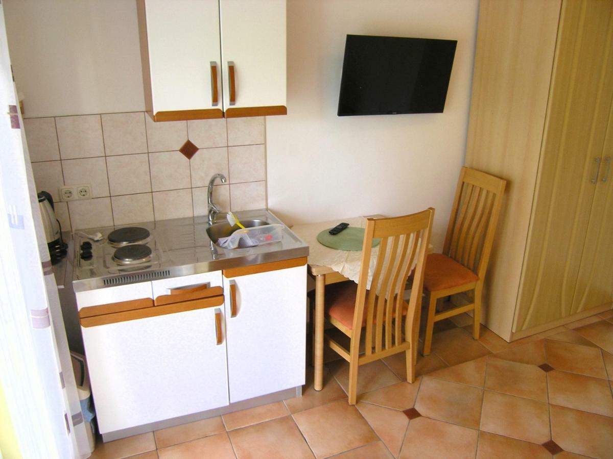 Apartments Kristina Krk Town Εξωτερικό φωτογραφία