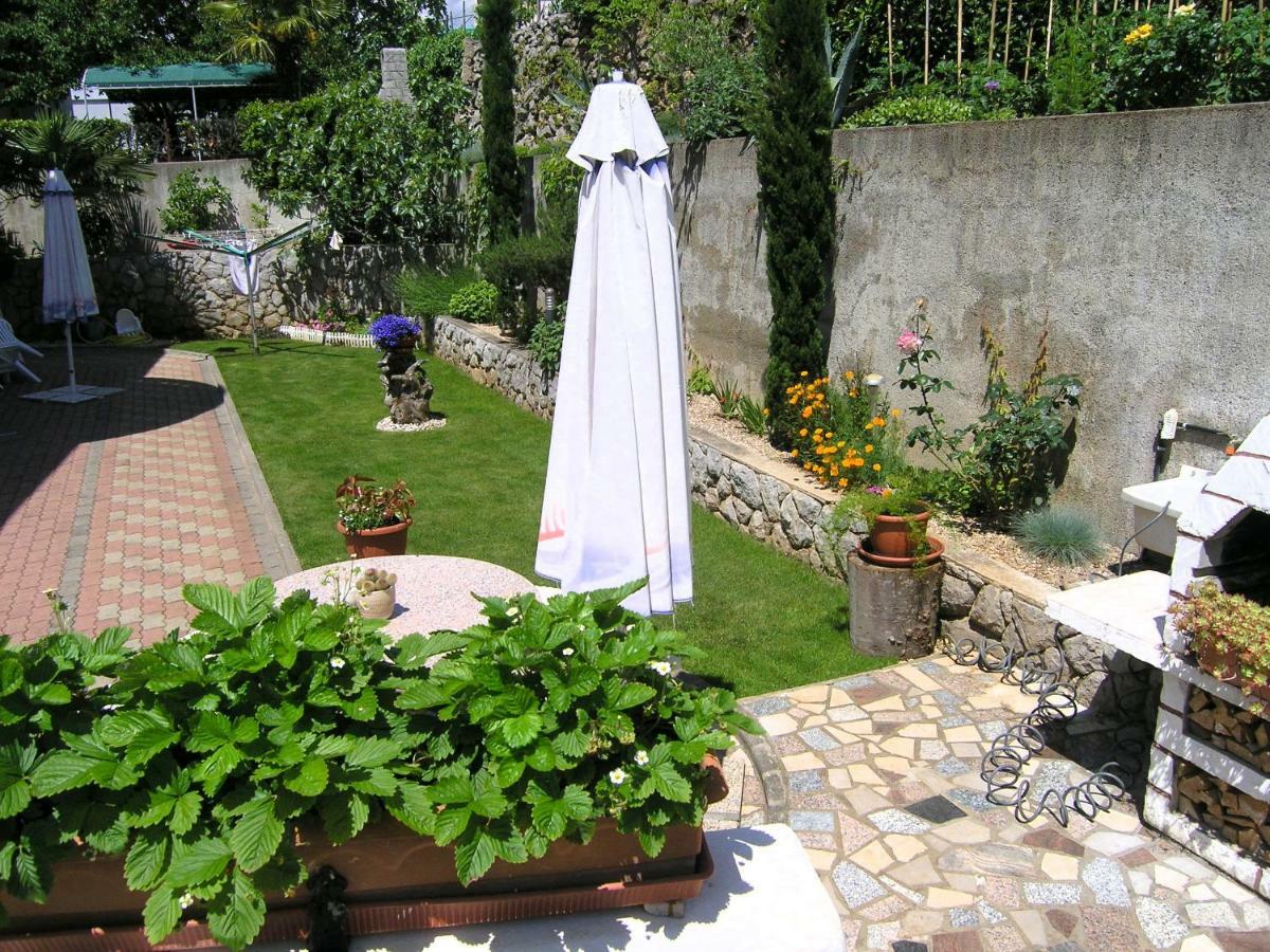 Apartments Kristina Krk Town Εξωτερικό φωτογραφία