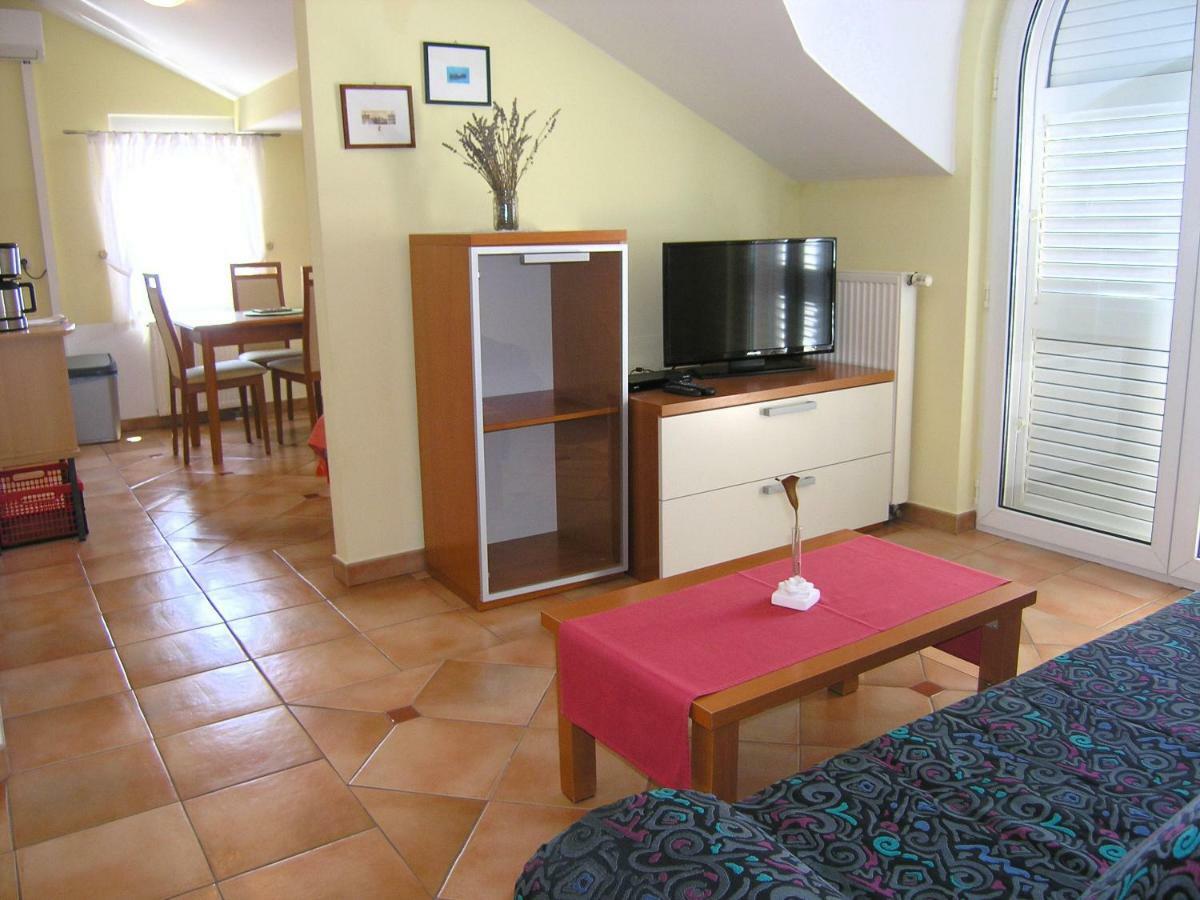 Apartments Kristina Krk Town Εξωτερικό φωτογραφία