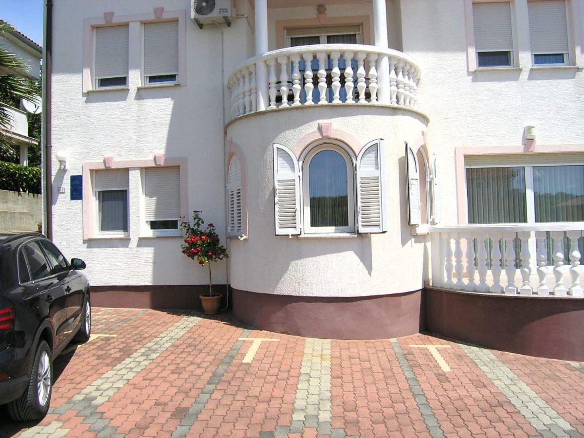 Apartments Kristina Krk Town Εξωτερικό φωτογραφία